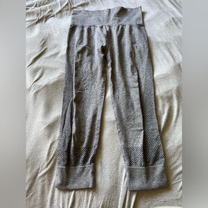 Gray Patterned women’s Capri leggings